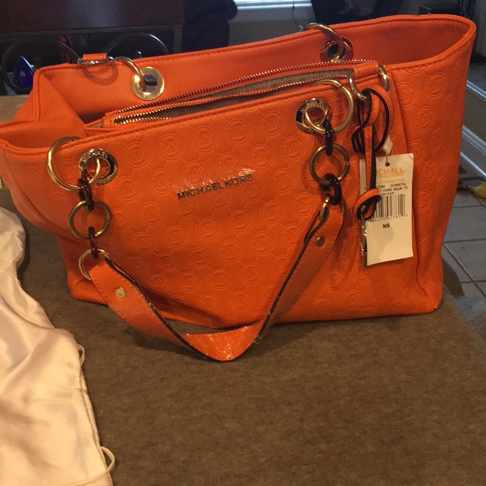 Michael Kors NWT Orange colot - Picture 4 of 8